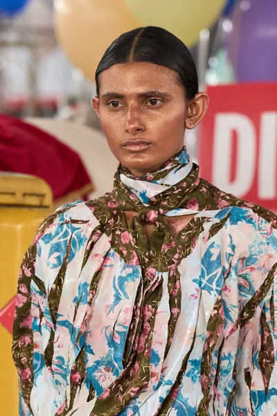 Look 125